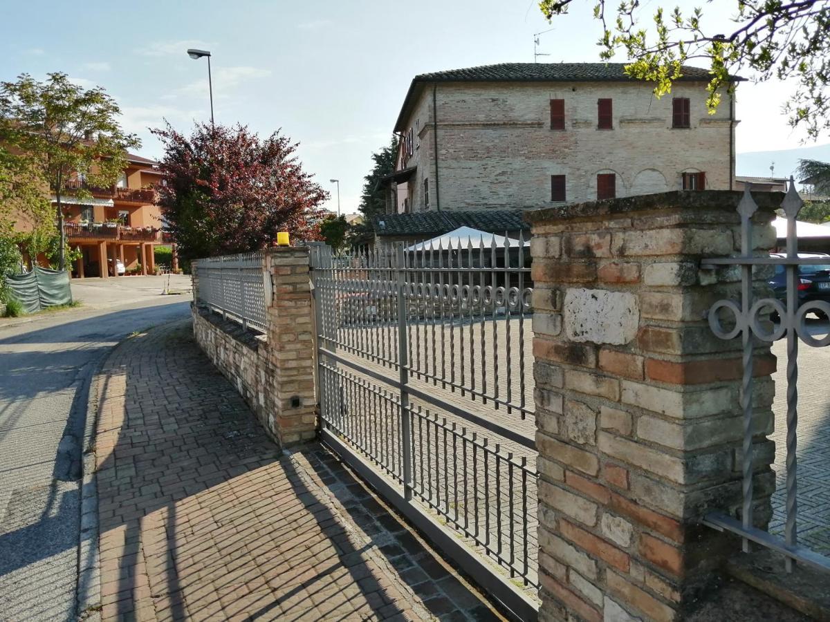Locanda Giustini Ассизи Экстерьер фото
